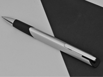 Ручка шариковая трехгранная UMA «TRIANGLE», с грипом, серебристый