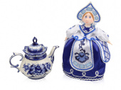 Подарочный набор Гжель: кукла на чайник, чайник заварной с росписью (синий, белый)