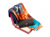 Подарочный набор: дамское портмоне и стильный шарф