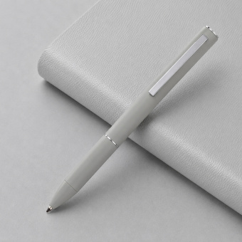 Металлическая шариковая ручка Classy soft-touch (серый)