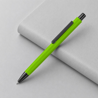 Металлическая шариковая ручка Ellipse gum soft touch с зеркальной гравировкой (светло-зеленый)