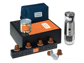 Подарочный набор Re:y. Boost с кофемашиной, капсулами и косметичкой (синий)